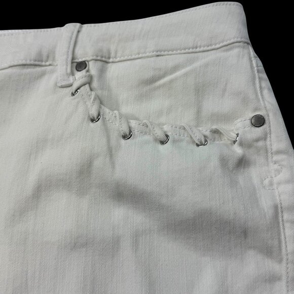 Torrid White Denim Shorts NEW Lace Up Pockets Women’s 30 - Picture 4 of 11